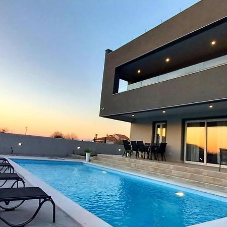 Villa Tia With Heated Pool & Jacuzzi Murvica  Bagian luar foto