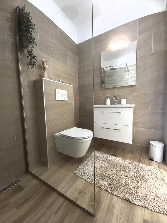 Villa Tia With Heated Pool & Jacuzzi Murvica  Bagian luar foto