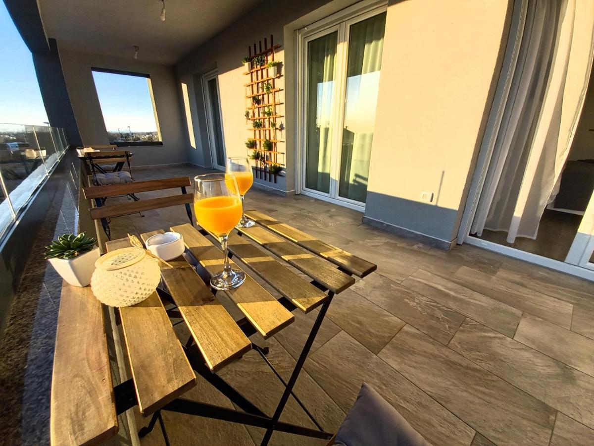 Villa Tia With Heated Pool & Jacuzzi Murvica  Bagian luar foto