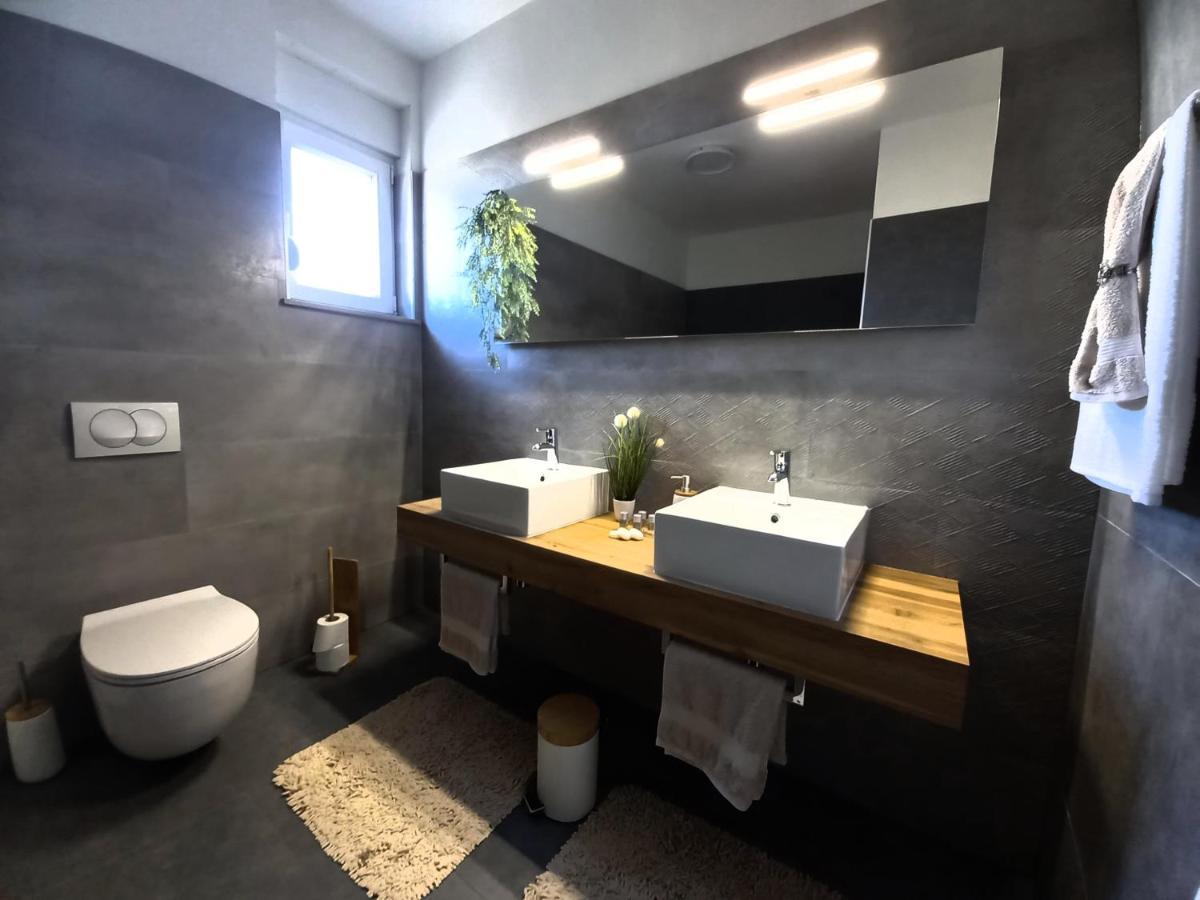 Villa Tia With Heated Pool & Jacuzzi Murvica  Bagian luar foto