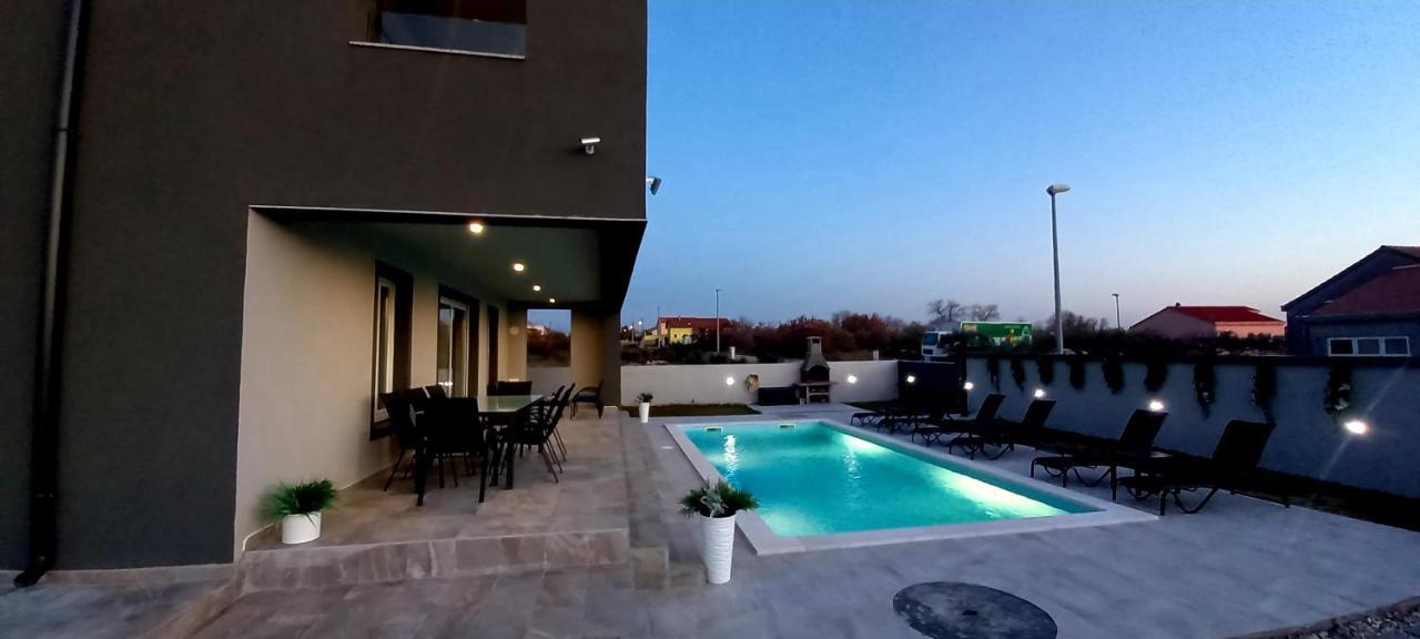 Villa Tia With Heated Pool & Jacuzzi Murvica  Bagian luar foto
