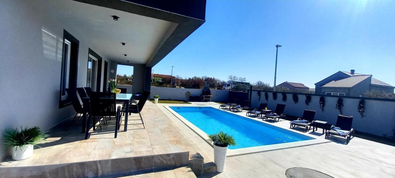 Villa Tia With Heated Pool & Jacuzzi Murvica  Bagian luar foto